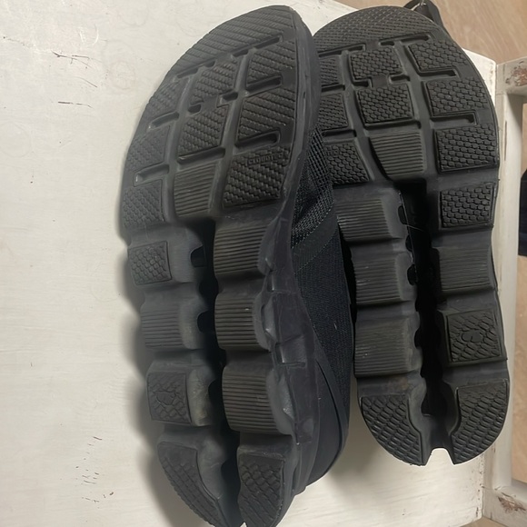 ON Running Cloudstratus 8.5 - Picture 2 of 5